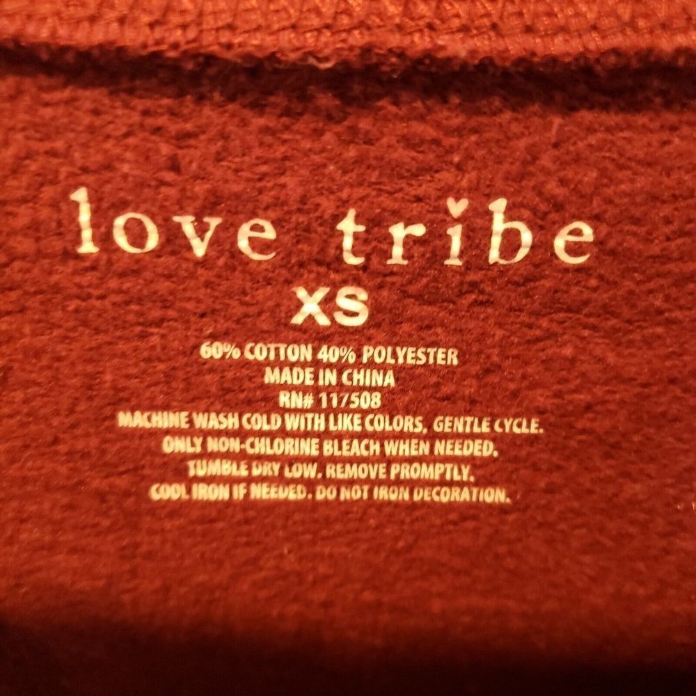 Love Tribe Womens Maroon Blah Blah Blah Cropped Sweatshirt XS - Picture 4 of 4